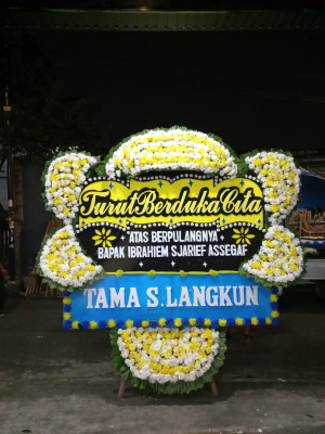 Papan Bunga Duka di Langgudu